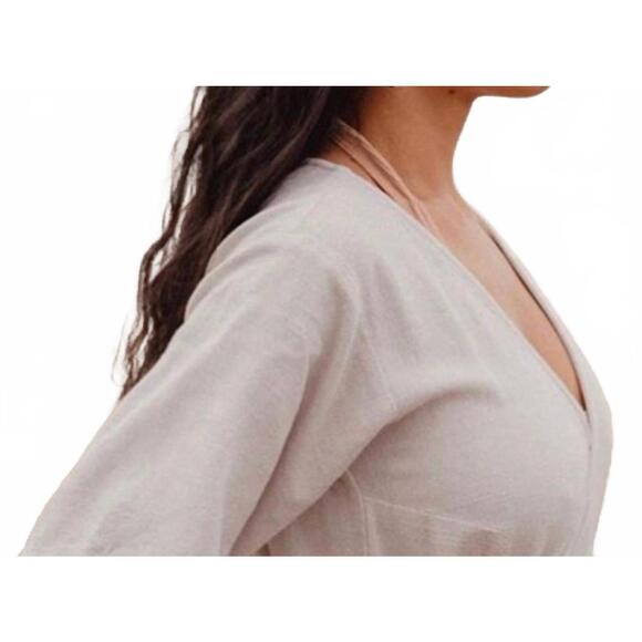 NEW UNI JEWELRY women's nira earrings in gold - Picture 8 of 10